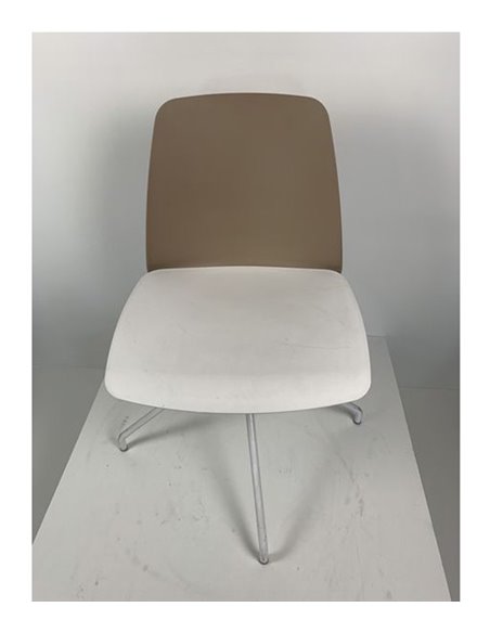 Outlet Silla Unnia blanca (4 radios)