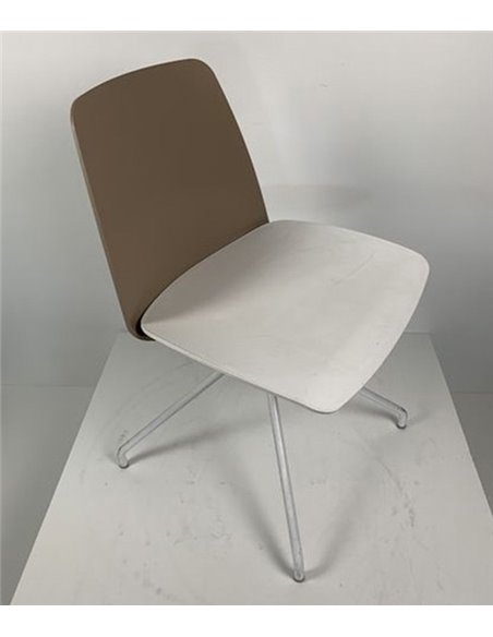 Outlet Silla Unnia blanca (4 radios)